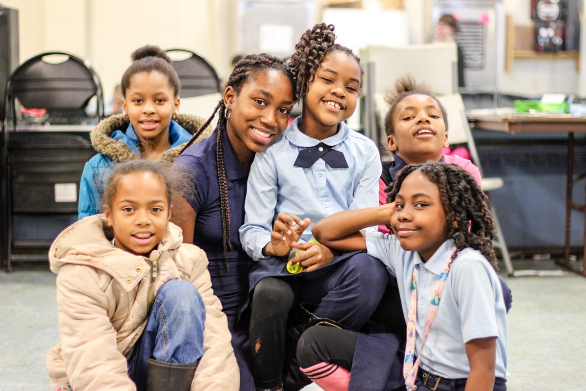 PHLfamilies's tweet photo. It's the first day of another school year! Don't forget to register your child for @PhilaParkandRec after school – we offer 📚 homework help, 🧑🏽‍🤝‍🧑🏽 enriching activities, and 🍎 nutritious snacks at rec centers near you. Find out more: https://t.co/FmLbRCbDeY https://t.co/37Dh3hEzFI