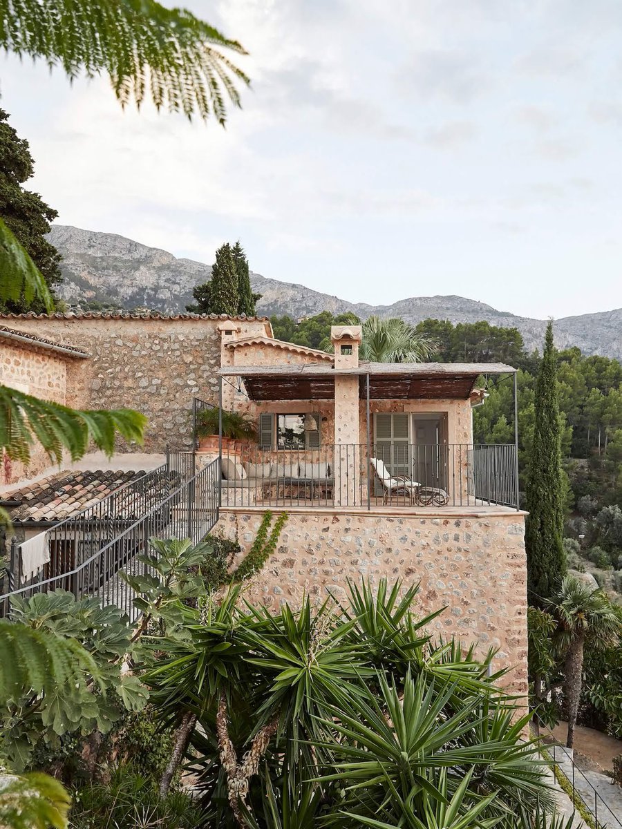 NATALIALABEL's tweet photo. An organic Mediterranean villa in Mallorca. Stunning. https://t.co/Pe3FYSqQ1d