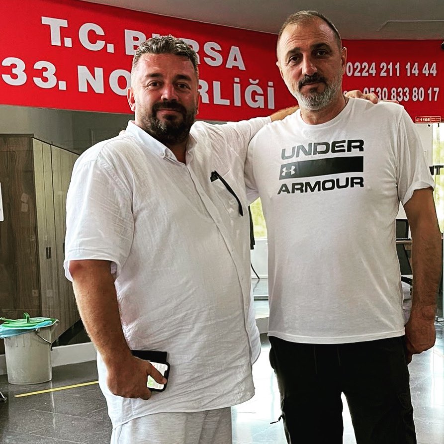 MuratKaracim's tweet photo. #karaçim #karacim #muratkaraçim #buttim #noter 25 yıllık kadim dostum , arkadaşım Yunus Gündoğan , ile buttimde noter halleri . 😎😁👌🇹🇷🇹🇷 @karacimotomotiv https://t.co/NbrPyXv3Vz