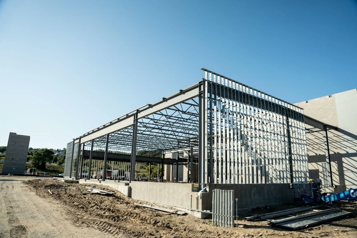 ezerectors's tweet photo. We have dedicated construction crews ready for your steel project in the Midwest, East Coast, and West Coast regions, and often travel to Canada, Mexico, and the Caribbean! Contact us today to talk through your prints: https://t.co/yB384nnkbC

#construction #steelbuilder #usa https://t.co/RxELXcWLaN