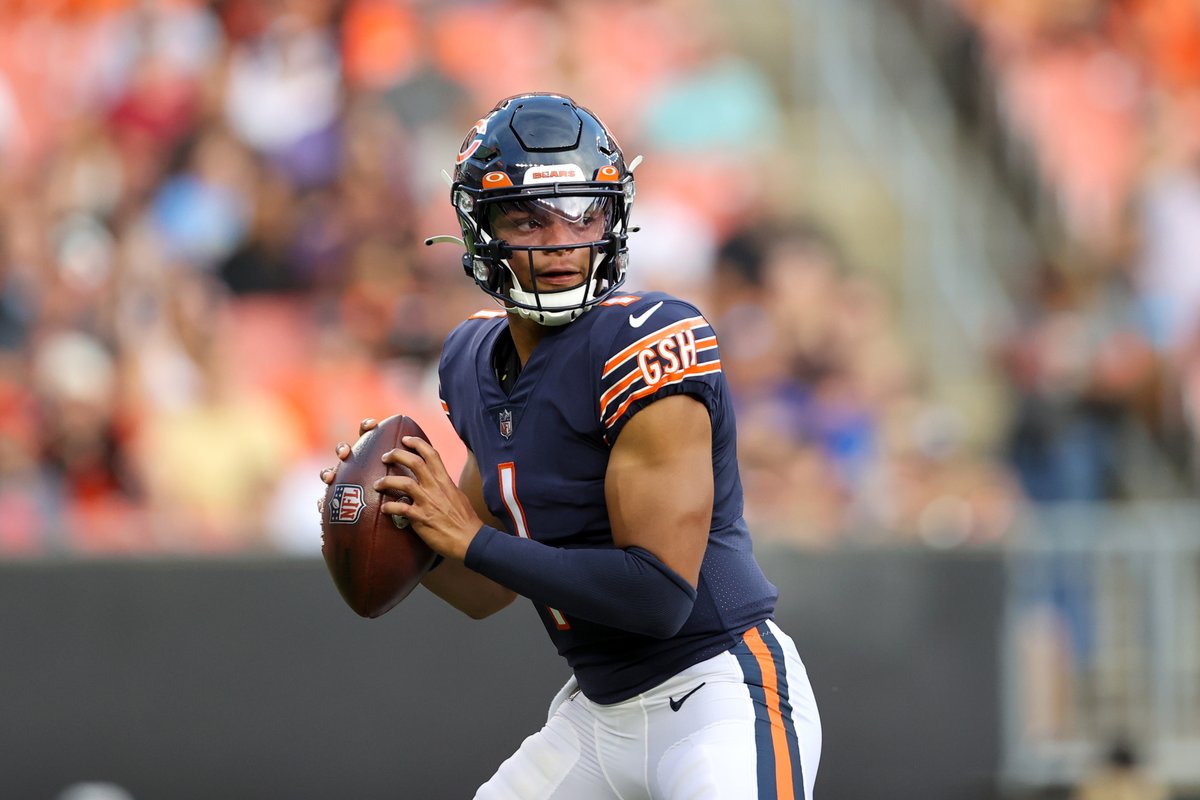 Best QB Rating in NFC this preseason

Justin Fields                   133.1
Danny Etling                   123.3
Jarrett Guarantano        114.9