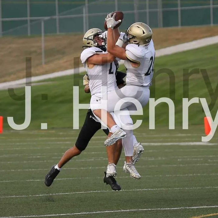 Check out the highlight photos of Friday night lights game on my FB page. Action so close you thought you were in the game! #southestknightsfootball