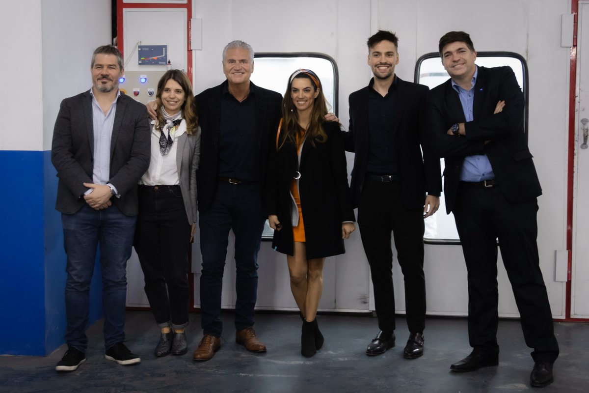 EnacArgentina's tweet photo. Marca País (@marcapaisar): La Secretaria de Turismo de la Nación (@TurDepAR ) visitó @tevelam y mantuvo un encuentro con ENAC ( @EnacArgentina )
cc
@yaninamartinez
@NaduZanardi
@mgiralda78
@leobilanski https://t.co/p6HgG3xJIP