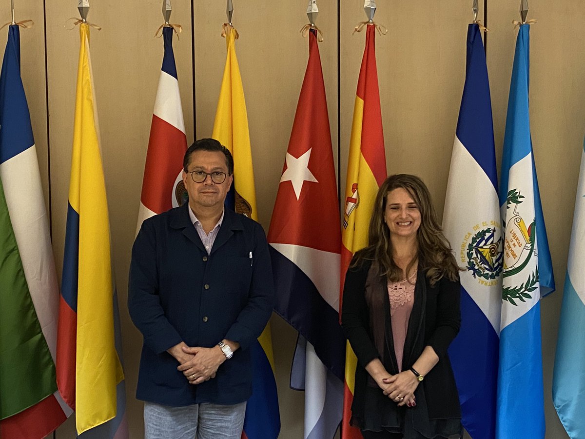 embaCubaEspana's tweet photo. Sostiene Ana Margarita Morejón Padrón, Directora de Relaciones Internacionales de @CubaEsCultura, fructífero encuentro con Enrique Vargas, coordinador del Espacio Cultural Iberoamericano de la @SEGIBdigital, donde intercambiaron sobre diversos temas de interés común. https://t.co/01RR7CfZsK