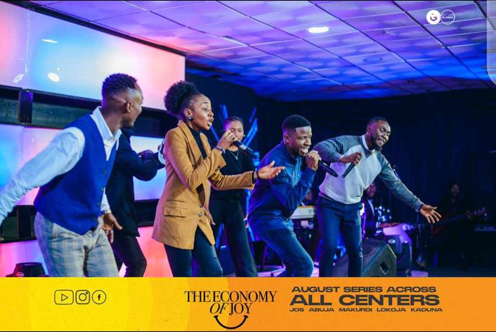 gloryzoneglobal's tweet photo. 🎤 
"Joy is a capital
Spending it is practical..." 🎶 

What was your favourite couplet from the performance by #CIN yesterday? And BTW, are they on Twitter yet? ☺ 

If you've got their handles, let's tag them.

#gloryzone #joschurch #music #church #rap https://t.co/NMxy9czplX