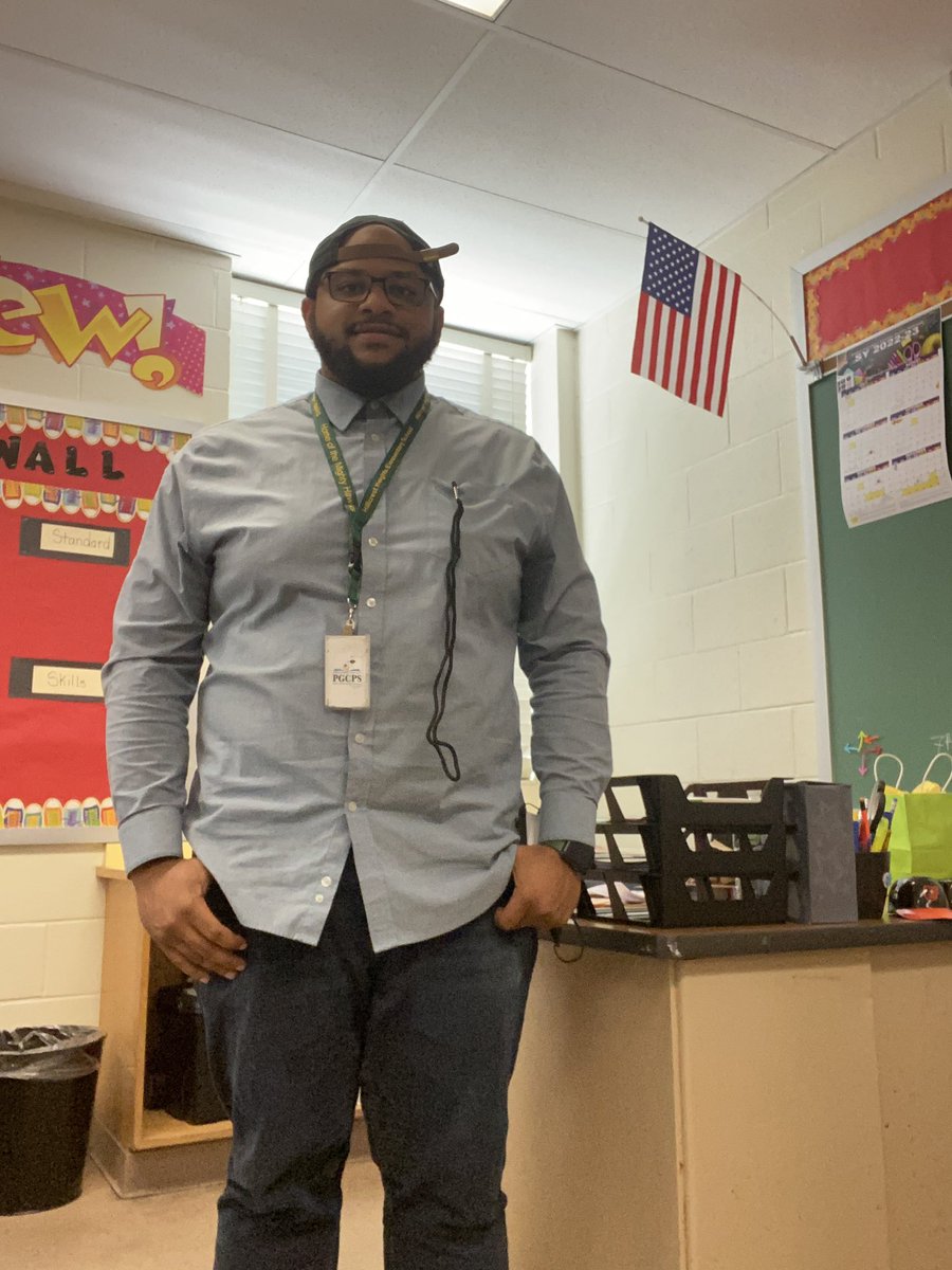 RandyWatson1963's tweet photo. First day with students, teaching 5th Grade Reading! #Firstyearteaching https://t.co/OOK6xDD8U1