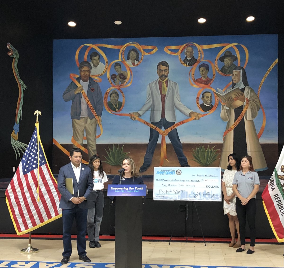 HACLA1938's tweet photo. At Ramona Gardens today, @RepJimmyGomez presented a check to #ProjectSOAR @@socalcan ✨. Other speakers included Margarita Lares, HACLA’s Chief Programs Officer, and Genessi Lizama, William Mead resident and upcoming @Stanford student. https://t.co/9nwZVmAKPa