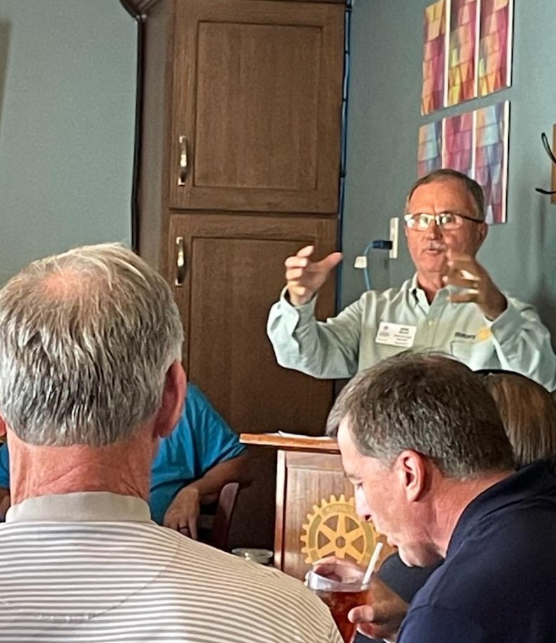 5970Rotary's tweet image. District Governor Don Meyer made his first Club Visit on Monday, August 29 to the Algona Rotary Club.  He is pictured here with his wife, Kris, Assistant District Governor Nancy Anderson, and Algona Rotary Club President Rexanne McEnroe.