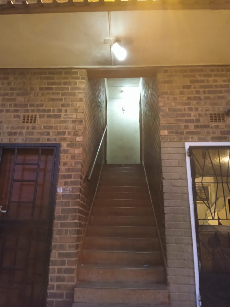 GaytonMcK's tweet photo. I visited the flats in Eldos to address the issue of the shootings, my heart broke when the community asked us to  2 install lights, we went straight 2 shops and bought the lights, We sometimes make easy things difficult by hiding behind processes and excuses. https://t.co/fGvi4701qG
