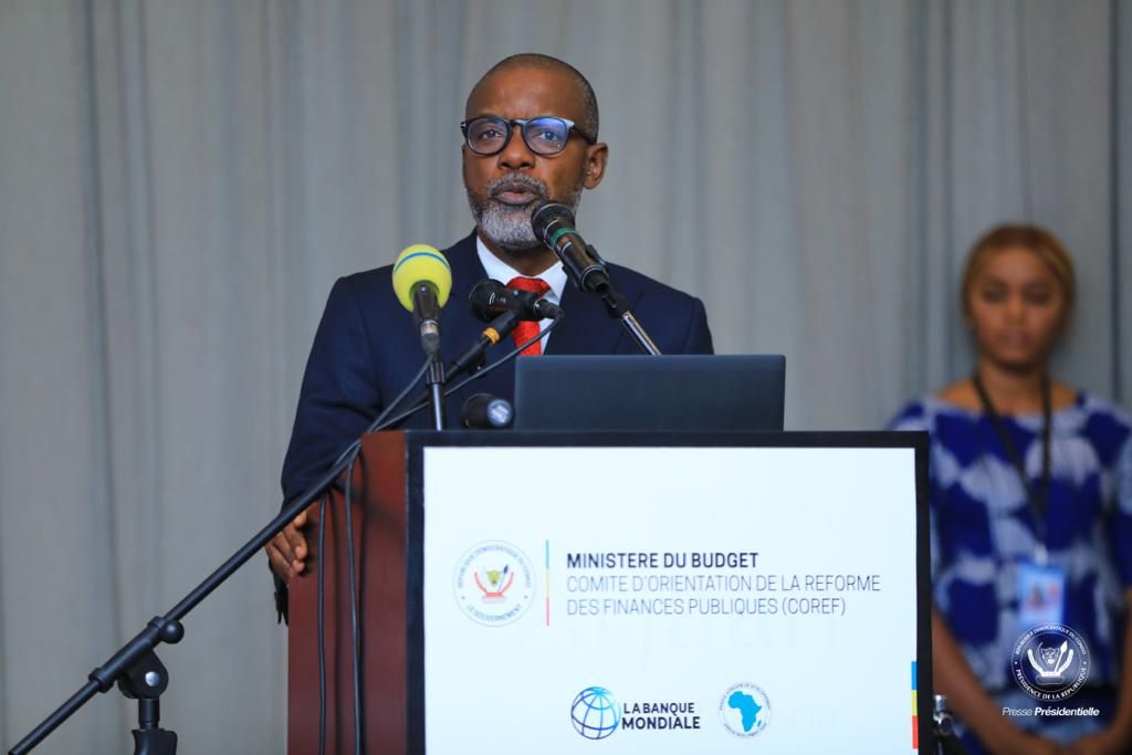 Presidence_RDC's tweet photo. Pour le Ministre d'État en charge du budget, Aimé Boji Sangara, la mise en place du #SIGMAP est un moyen de garantir l'efficience de la dépense publique et un outil pour lutter contre la corruption dans la passation des marchés publics. https://t.co/0hkTRF3W92
