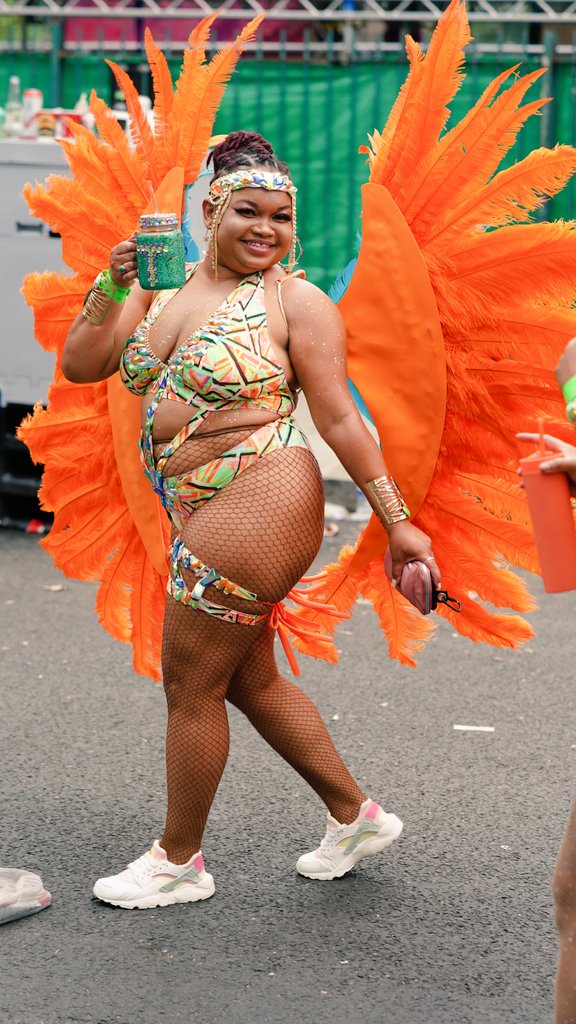 Thank you to everyone who made the return of carnival a memorable celebration of culture, unity &amp; love!❤️💛💚

Whether spectating or participating, we hope you've all had a great time.

Please travel back safely, and remember to consider the Elizabeth line from Paddington.

📷 RJ