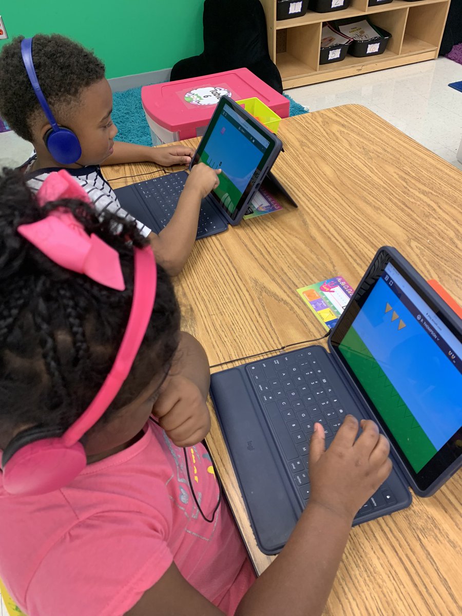 CandaceGraves18's tweet photo. My kindergarten students are loving ST Math!! #GISDMathRocks @STMath @GISDTLD @Steadham_Eagles https://t.co/oW2jRUJbjm