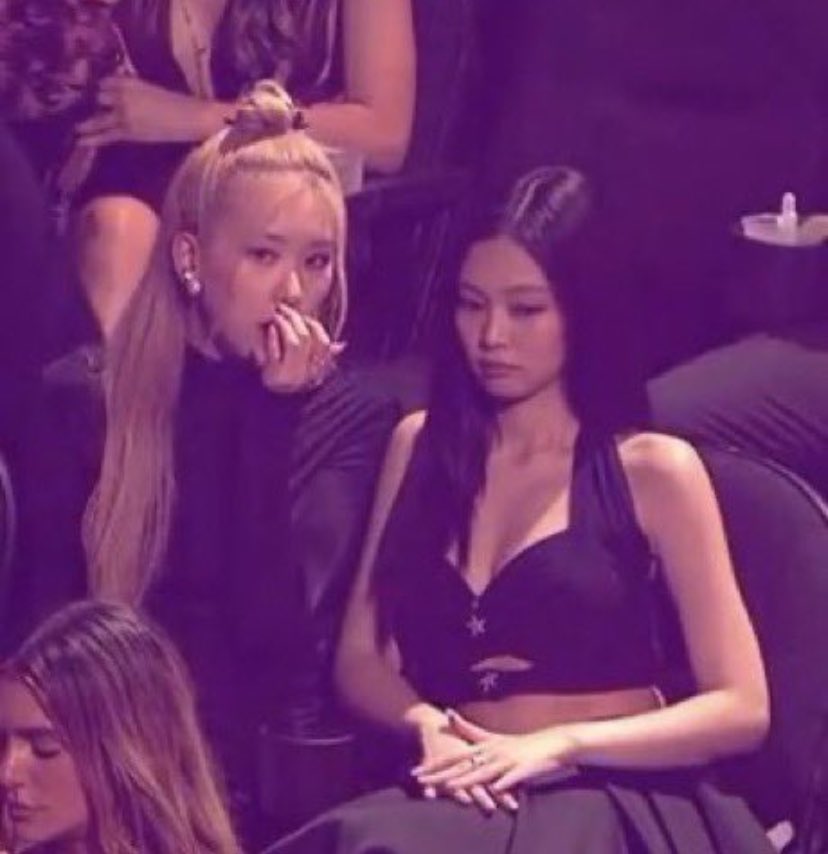 gomezorgohell's tweet photo. this chaennie        with          this taylena https://t.co/IvdzLCIGfX