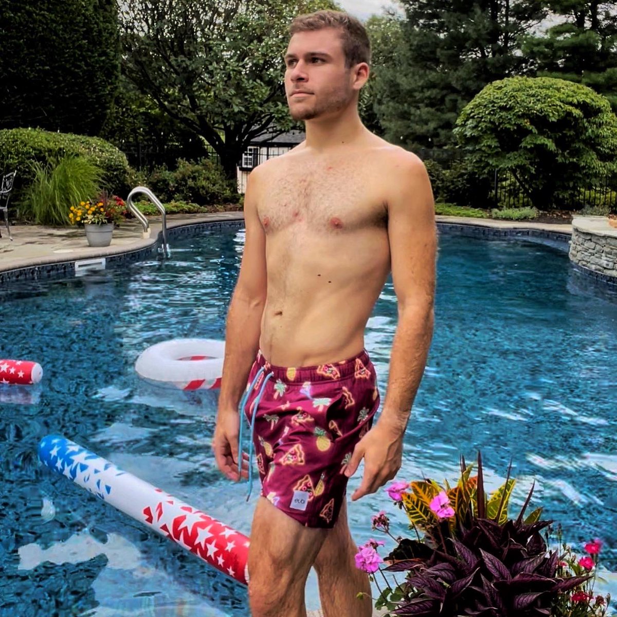 charrley_wer's tweet image. #poolpic vs #aiart 🎨🖼