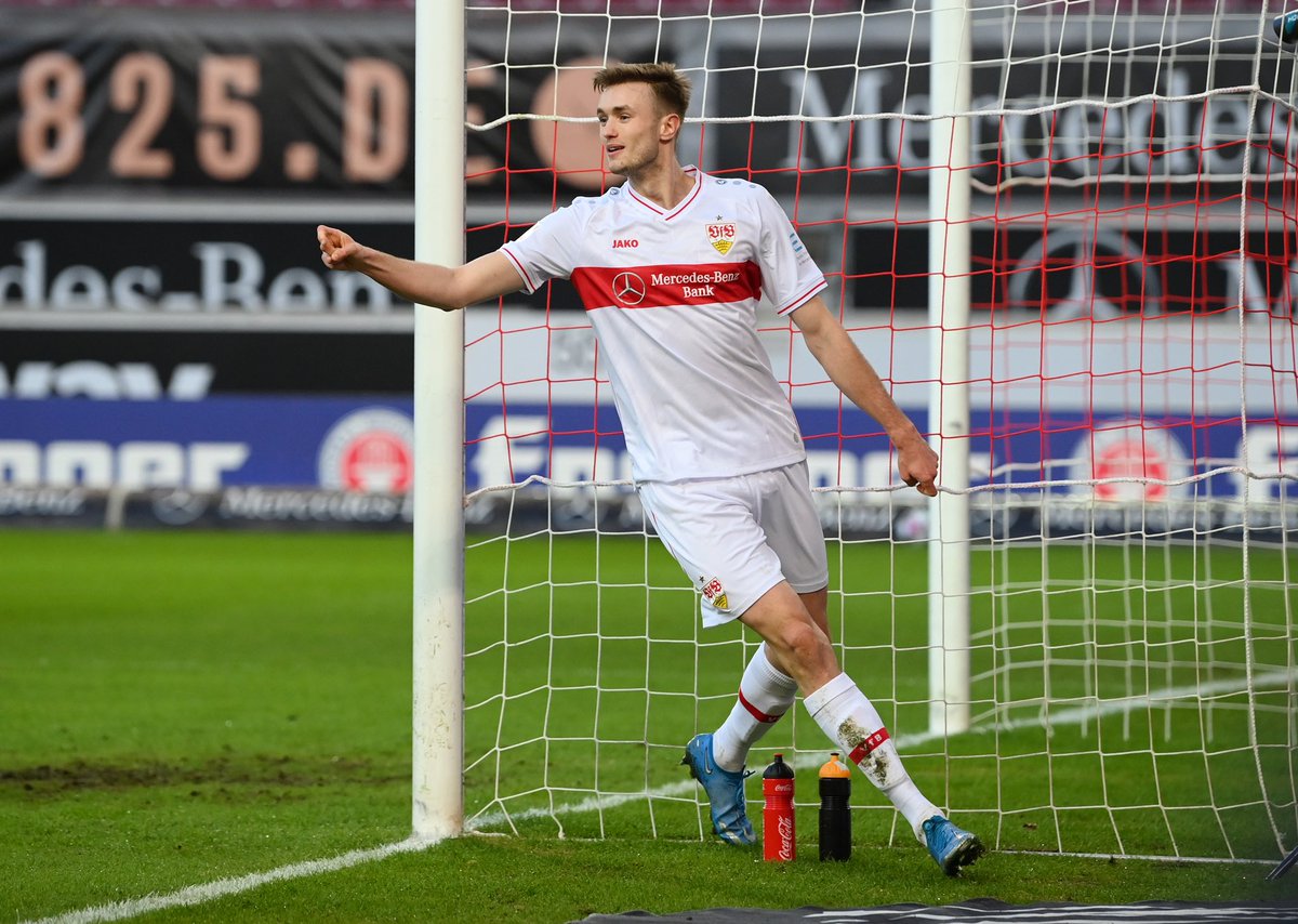 FabrizioRomano's tweet photo. Saša Kalajdžić deal 🟠 #WWFC

▫️ €18m guaranteed fee agreed this afternoon with Stuttgart;
▫️ Add-ons up to fee in excess of €20m;
▫️ Contract until June 2027 with option for further season.
▫️ Kalajdžić and his agents, in UK tonight — medical tomorrow.

Top signing completed. https://t.co/SutPrsdVd7
