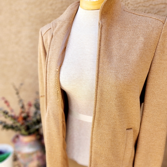 lettycampos45's tweet photo. So good I had to share! Check out all the items I'm loving on @Poshmarkapp #poshmark #fashion #style #shopmycloset #dalton #anneklein: https://t.co/S8XDsmpMzf https://t.co/gVtvVA1oWi
