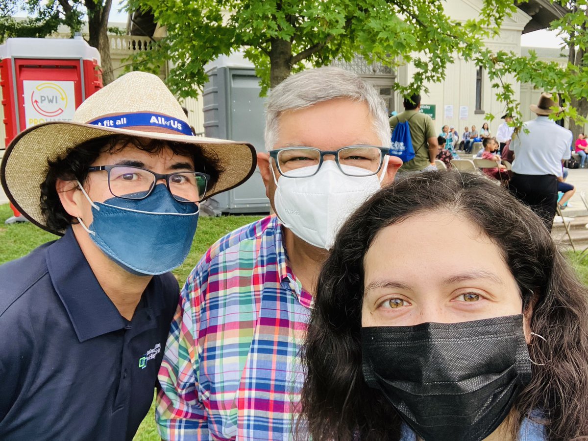 emartichi's tweet photo. A refreshing weekend! The engagement team attended community events in Chicago with our partners @Health4Americas @ThePRIDEStudy! #diversity #research #participate @AllofUsResearch @UIC_JoinAllofUs @karriemsadot @HealthEquityNU https://t.co/t7FFmIxIjb