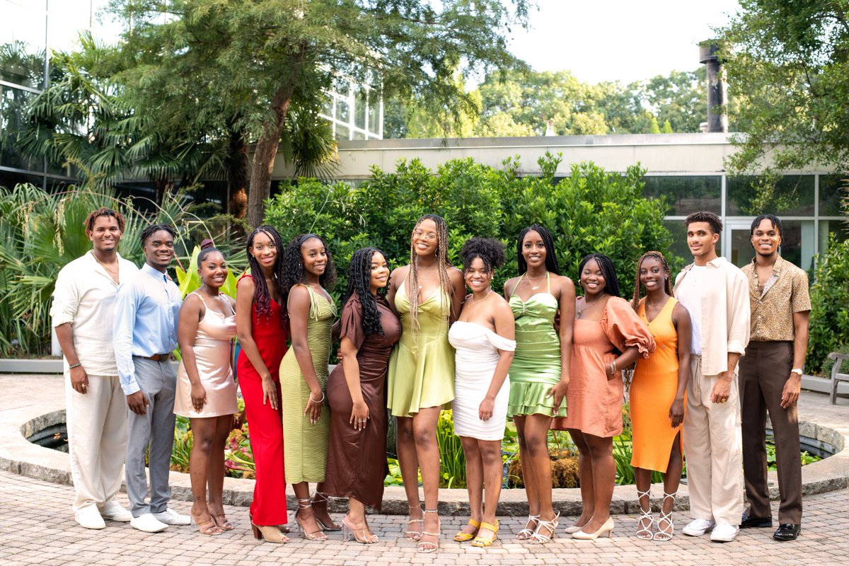 Introducing the 2022-2023 Executive Board for the UGA’s Caribbean Student Association! We are excited to showcase the importance of culture, service, and family this upcoming year 🌴