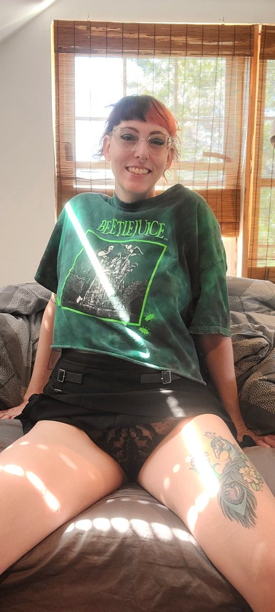 How's your Monday going? Can I make it better? #nsfwtwt #nsfw #egirl