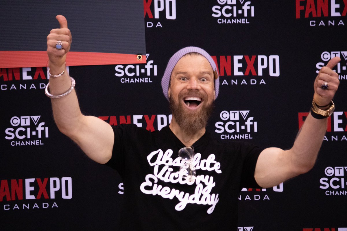 itsTheDevShow's tweet photo. There were lots of happy #SonsofAnarchy fans @FANEXPOCANADA to meet the gents this weekend!

#SOA #FanExpo2022 #FanExpoToronto #Toronto #ComicCon #CharlieHunnam #RyanHurst #TheoRossi #EmilioRivera #TheDevShow #TDS https://t.co/8mUQKXSbKR