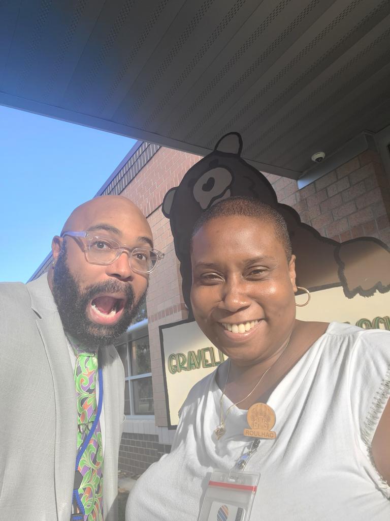 MrMuziq23's tweet photo. @GHMS_Grizzlies 1st day of school. The energy is amazing. The staff is rocking, smiling and embracing these BYMs. The first face you see when you pull up is the leader! I love it.@OrangeCoSchools #FirstDayOCS #DEO https://t.co/Mwdv1WfIHN