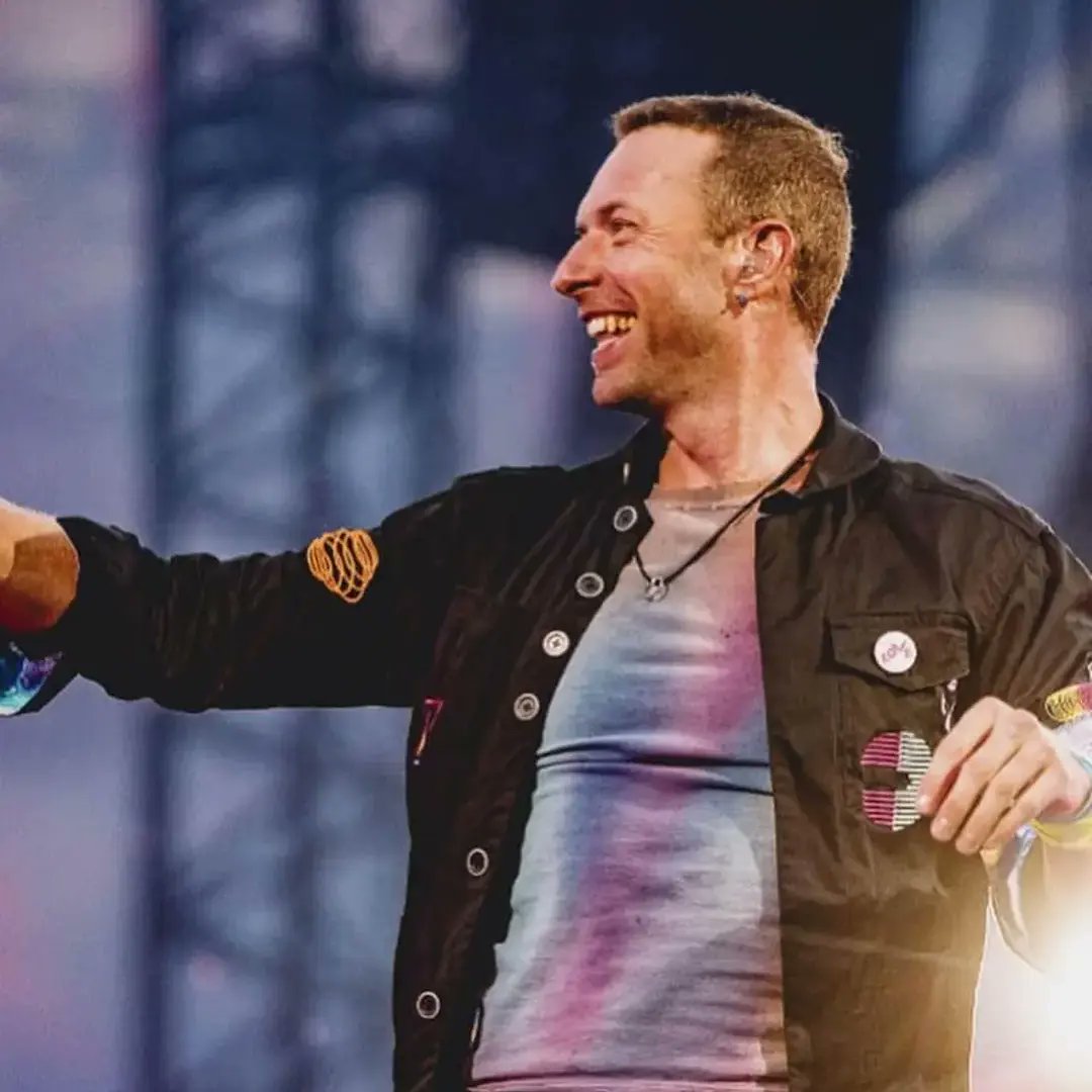 CarolineMichas's tweet photo. @coldplay Happy birthday from Bordeaux. FRANCE.....#coldplayfrance.
We love you so.....you are therapy against sadness https://t.co/ESAuyBco8Q