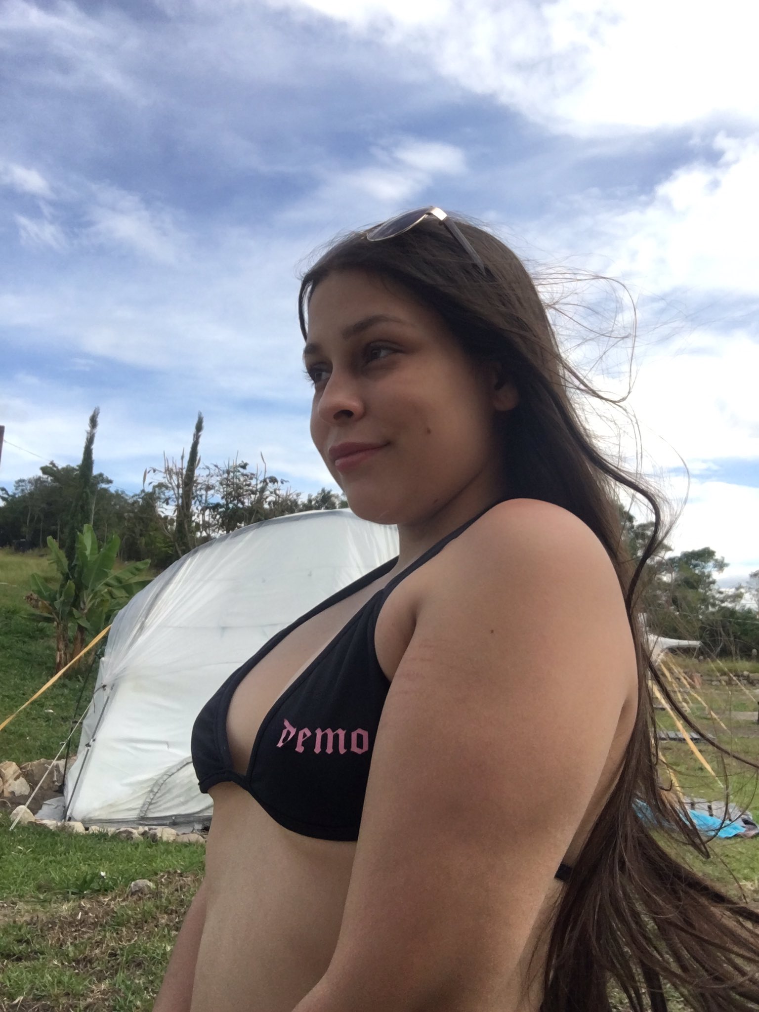 2 pic. Sígueme ✅ Dale Favorito ❤️ Regalame un Retwittear🔃 Síganme en mi onlyfan. https://t.co/t7x5ScZAOT. #kinkygirl #Latin #hotgirl https://t.co/W4FvQkAOZo
