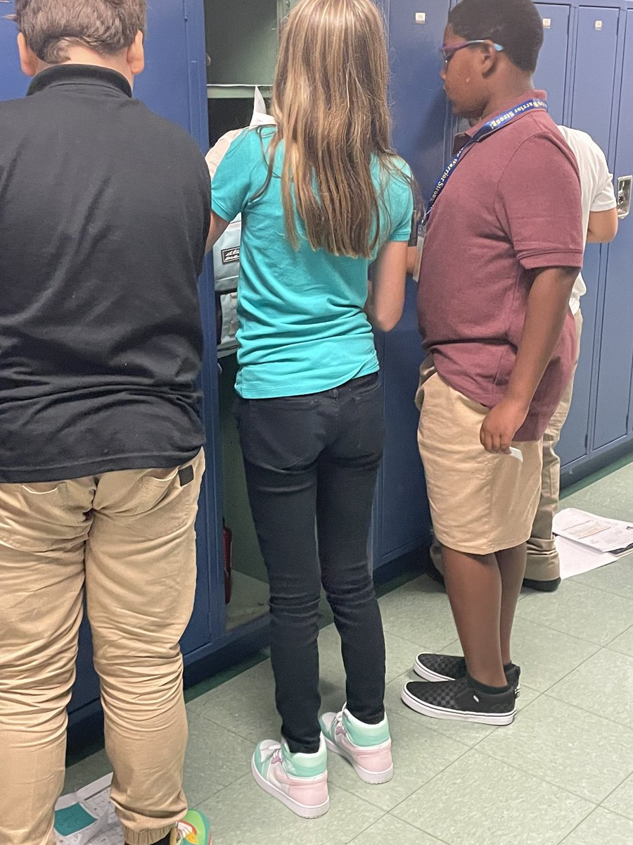 Mrs. Medina tweet media