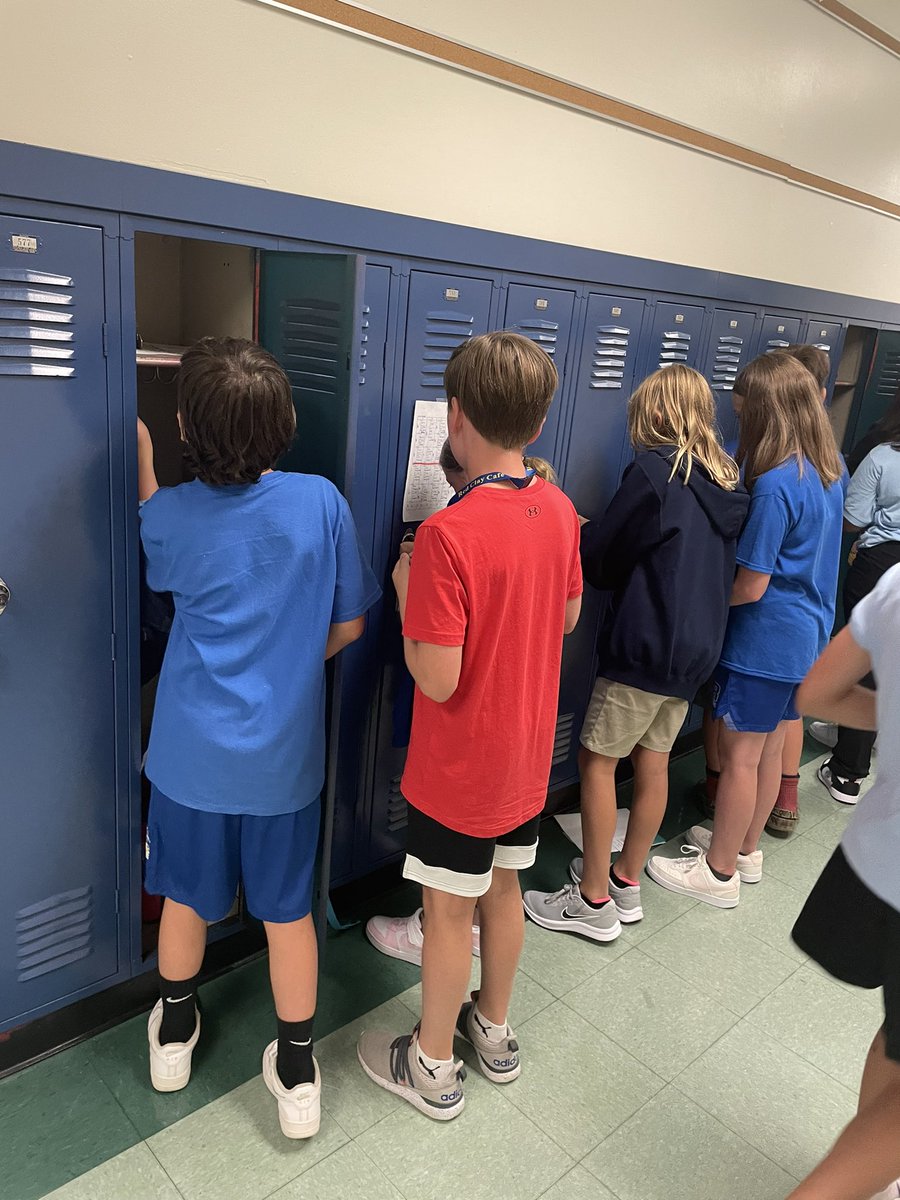 Mrs. Medina tweet media