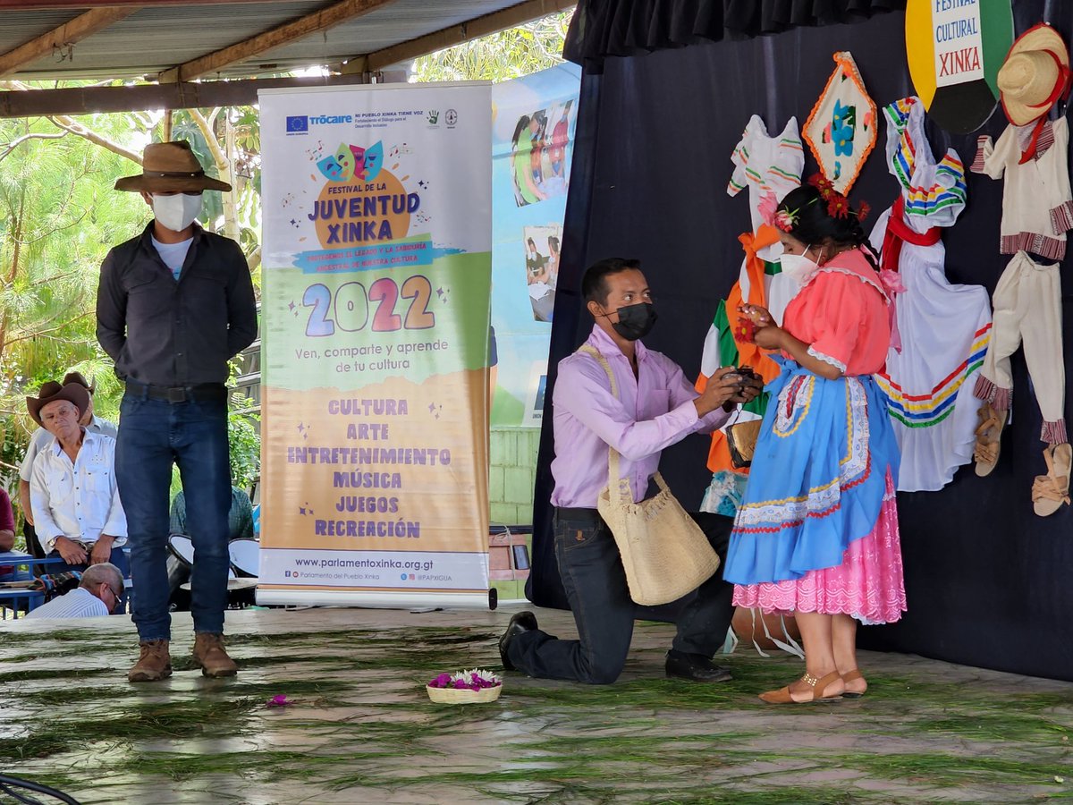 PAPXIGUA's tweet photo. #FestivalJuvenilXinka #EscuelaENICuilapa

La Comisión de la Juventud Xinka con el apoyo de #PAPXIGUA y #CODIDENA realizaron el Festival Cultural, en donde compartieron con las estudiantes de la Escuela #Eni de arte, cultura y gastronomía del Pueblo Xinka.

#SomosPapxigua https://t.co/LHyQoD4N8H