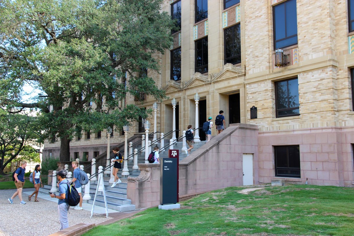 TAMUArtSci's tweet image. Welcome to week 2 of the fall &apos;22 semester! It&apos;s great to see campus buzzing again. 👍