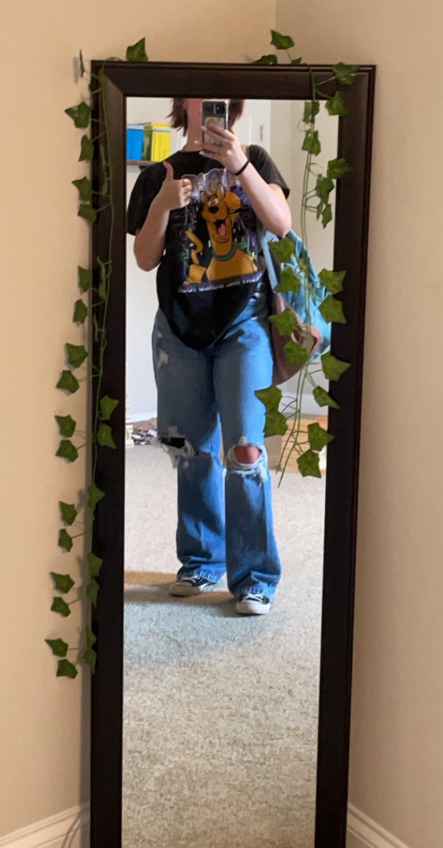 jiungirrel's tweet photo. #firstdayofschoolfit https://t.co/yV9f0H62tg