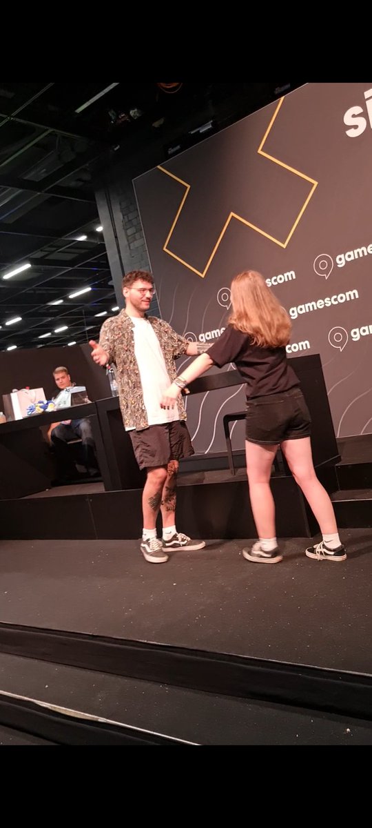 SelmaMagAffen's tweet photo. Ich hätte echt niemals gedacht das sich dieser langersehnte Wunsch von mir erfüllt!
Danke für diesen Tollen Tag @LarsOderSo 🔥
Ich hoffe wir sehen und spätestens auf der Gamescom 2023 wieder ^^ https://t.co/NMmDhSwMUA