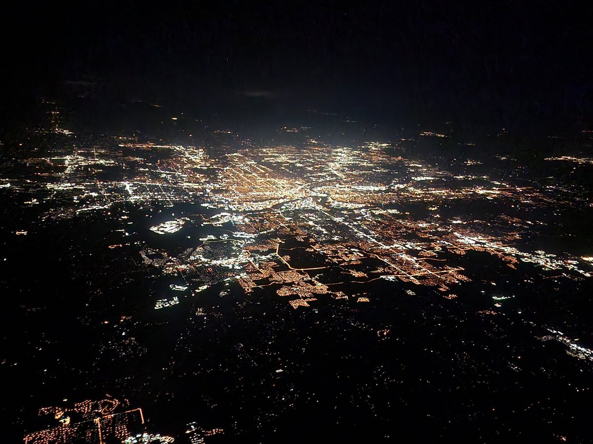 kclepley's tweet photo. I hear they like Barbeque down there!

Good morning Kansas City! https://t.co/r1g4YtHSzc
