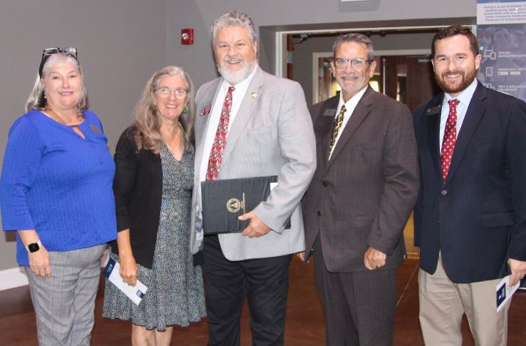 On Thursday 23 students graduated from Foothills in our Regional Ceremony! Congratulations to our students and their teachers for all their hard work!