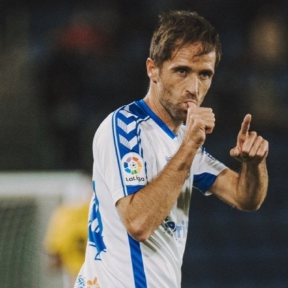 fans_hercules's tweet photo. •ULTIMA HORA•

Según informa @ConEseDeSergio por su twitch , el fichaje de Michel Herrero ya estaría hecho a falta de la firma del futbolista. La incorporación del futbolista valenciano se podría anunciar entre hoy y el Miércoles. 

Twitch de Sergio: ConEseDeSergio https://t.co/jG6ViTG4Tq