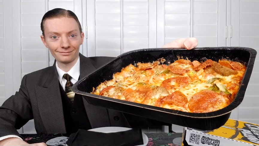 IAmReviewbrah's tweet photo. Papa John's New Papa Bowls are DISGUSTING https://t.co/NStih0bQV1 https://t.co/ZF8FNix9At