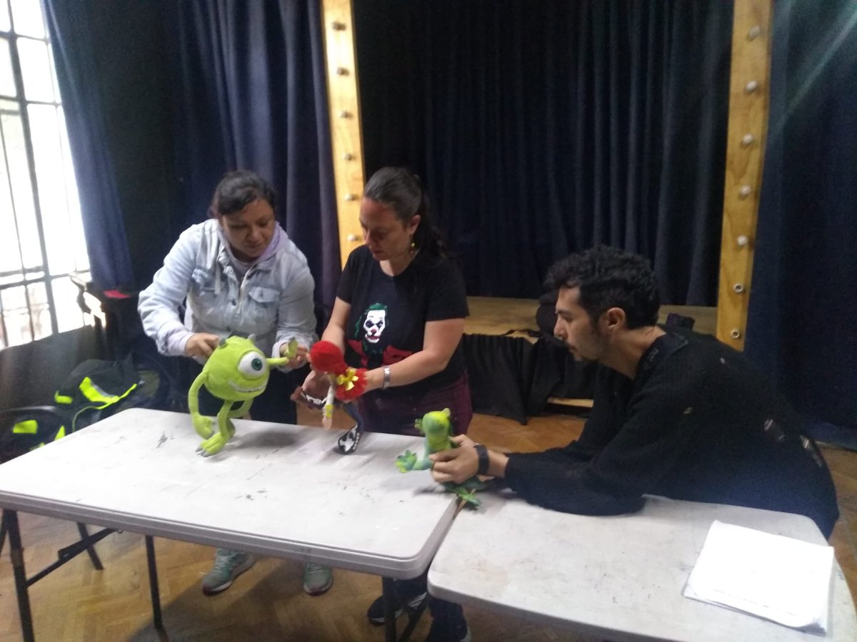 Iniciamos con el montaje de la obra "Dano y los infiernos game", Teatro de títeres para adolescentes. Agradecemos al 77 Centro Cultural Autogestivo por otorgarnos un espacio. ♥️ #RompiendoFronteras

#Carretera45 #SERTULL #RECIO