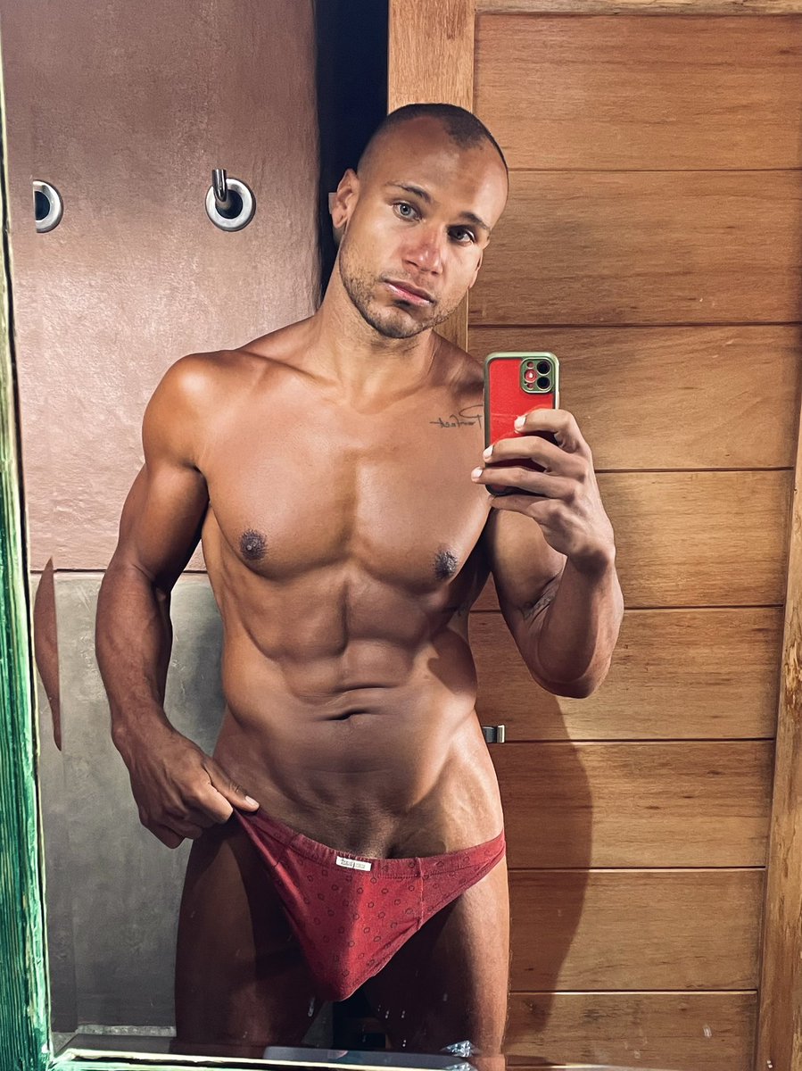 DaytonaRyderof's tweet photo. About to hit the sauna at my gym https://t.co/7KKpUtIiML