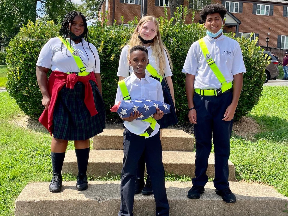 Our  #sasfamily #adwfirstday is in the books! We had a terrific opening prayer service, and we’re very happy to be back with our amazing students! #adwcommunity #gobees 🐝