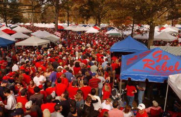CfbSelect's tweet photo. Our Final Four for the Gameday Experience Bracket is finalized!

Who has the best Gameday Experience in the country? 

Texas A&amp;M 🤠 
Ole Miss 🦈 
Clemson 🐅 
UCF ⚔️ 

Retweet and Reply with your predictions! https://t.co/M1GeRUlJf4