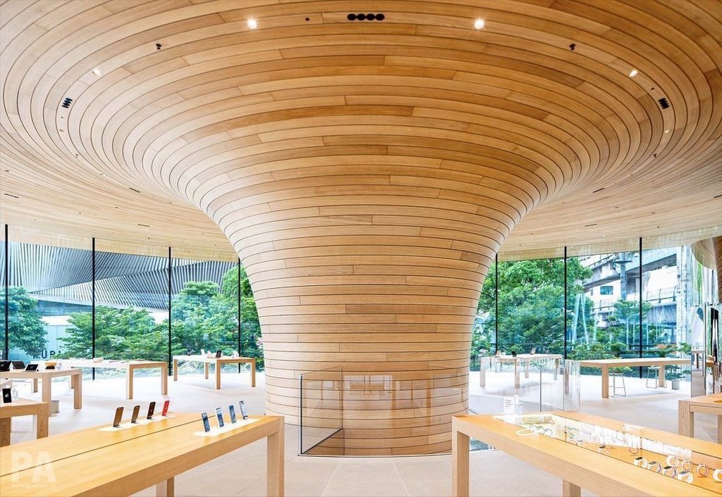 parametricarch's tweet image. Foster + Partners (@FosterPartners) used tree-like column as a central structure for the Apple Central World in Bangkok, Thailand / 2020.

📸 Bear and Terry

#apple #applestore #wood #woodwork #wooden #woodstructure