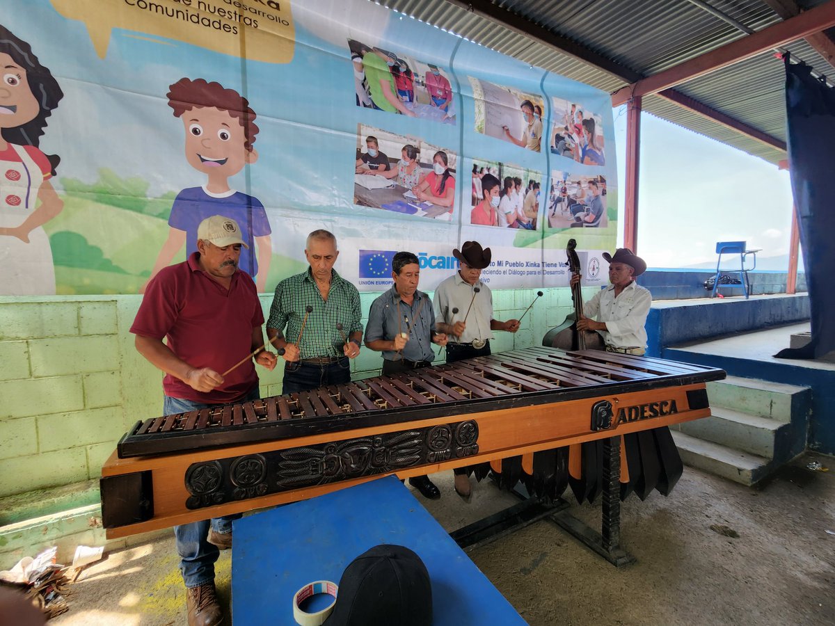 PAPXIGUA's tweet photo. #FestivalJuvenilXinka #EscuelaENICuilapa

La Comisión de la Juventud Xinka con el apoyo de #PAPXIGUA y #CODIDENA realizaron el Festival Cultural, en donde compartieron con las estudiantes de la Escuela #Eni de arte, cultura y gastronomía del Pueblo Xinka.

#SomosPapxigua https://t.co/LHyQoD4N8H