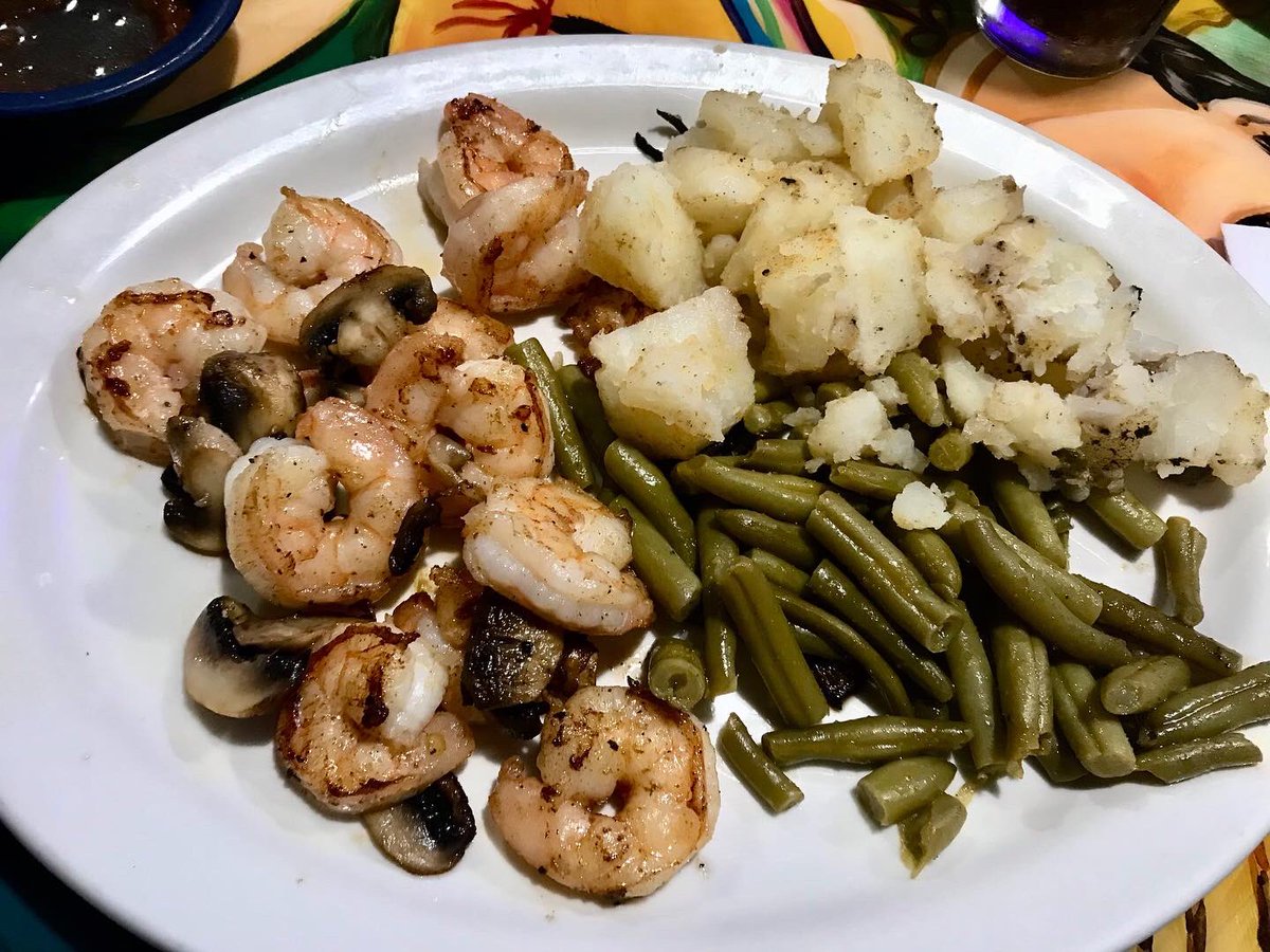 sceptreliquids's tweet photo. The Smiths went Mexican again tonight 🇲🇽 😊👍#MexicanMenu https://t.co/iP2K5xv4pv