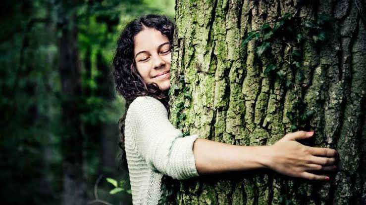La naturaleza nos da vida; si la amamos a ella, amamos al mundo.