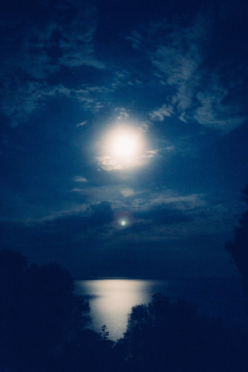 amen_three's tweet photo. @the3rdtone Some moody shots, been feeling blue https://t.co/BLFDx5Ri3b
