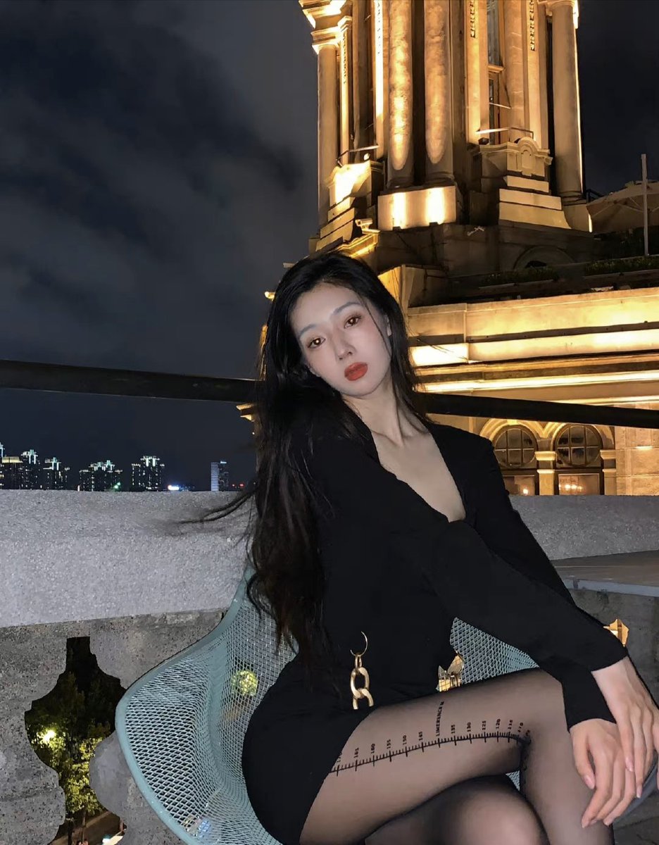 luoliaolai's tweet photo. 视频一对一露脸听指挥，有偿验证，白piao的请绕道，无中间商，图本，有诚加QQ2156996562,没诚意的别加，谢谢#裸聊 https://t.co/fEhT6rMrnH