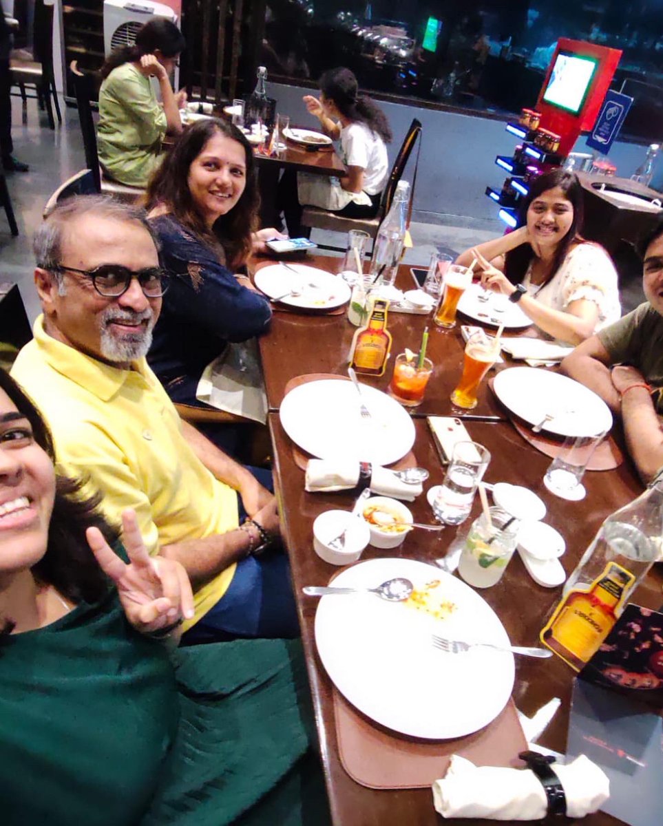 VKdada's tweet photo. B’day Celebration With Family ! ❤️😄 https://t.co/jEHlkTvPDU