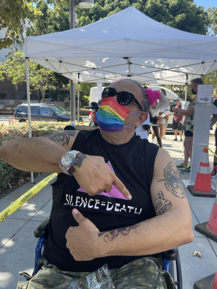 goRubenRuben's tweet photo. #Oralé ReSisters. I got my Monkeypox shot yesterday at #dtlaproud. She Se Puede! https://t.co/AmkSOopiQQ