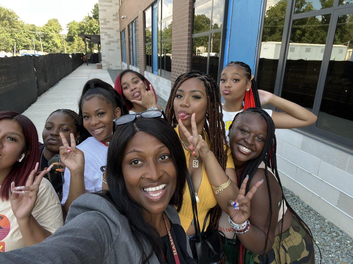 hcpss_hahs's tweet photo. Mrs. Reid celebrating a successful first day with her Golden Bears https://t.co/oCR3G7o1tA